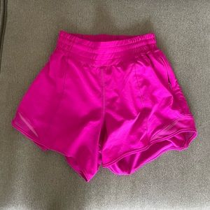 Lululemon hot pink Hotty Hot shorts 4 inch high rise Size 2